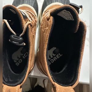 Snow boots used once